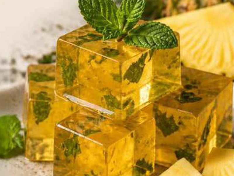Gelatina Tropical de Abacaxi com Hortelã Digestiva